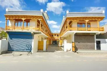 Hotelli Dimbir Regency