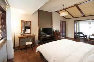 Bed and Breakfast Lijiang Old Town Xishu Inn