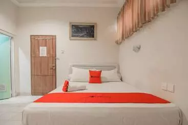 ペンション Reddoorz Syariah Near Taman Bekapai 2