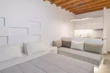 هتل آپارتمان Sea & Stone Residence Mykonos