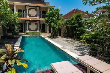 Pension Eddys Cottages & Villa