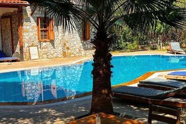 Pensión Koyevi Olympos Countryhouse