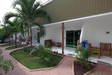 بنسيون Alona Gecko Inn