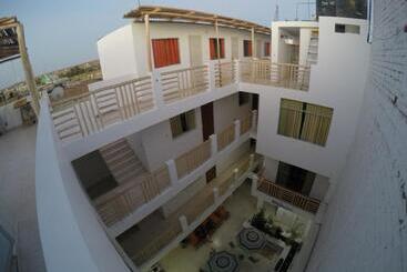 هاستل Paracas Backpackers House