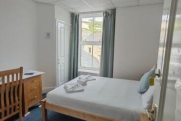 پانسیون Cardigan And Celtic Bay Guest House