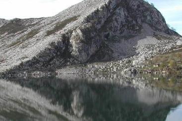 فندق El Conventu Del Asturcón