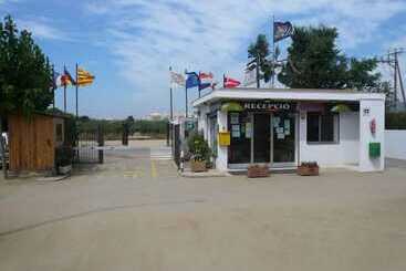 בית מלון כפרי Camping El Camell