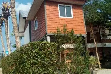 پانسیون Charlee House