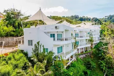 پانسیون Chalong Hill Tropical Garden Homes