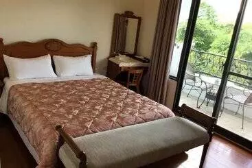 تختخواب و صبحانه Chill Villa