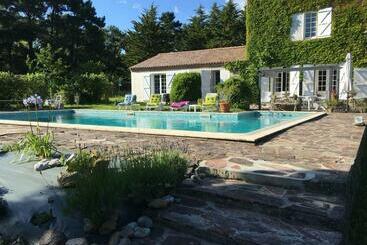 ベッドアンドブレックファースト Les Galets De Cayola