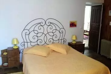 Aamiaismajoitus (B&B) L'orca Di San Gavinu