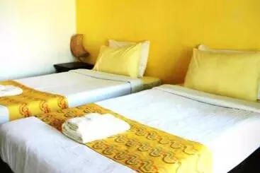 Hotel Baan Mai Kon Muang