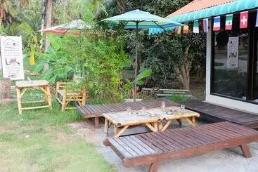 Delos Inn Baankai Beach   Hostel