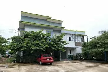 ホテル Ausgust Riverside Resort