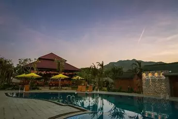 Hotel Long Hải Channel Beach Resort