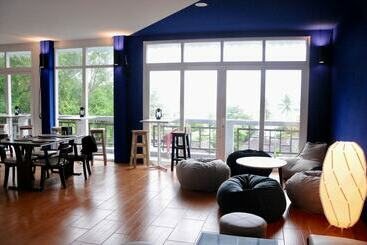 Oasis Hotel Pods   Adults Only   Hostel