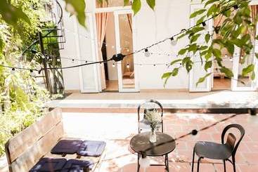 Bisou De La Riviere Hostel