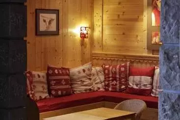آپارتمان‌های توریست‌ها Chalet Le Loup Blanc