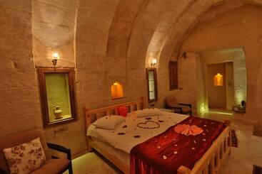هتل Abu Hayat Cave Suites
