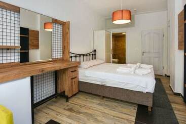 هتل Cinar Suite House