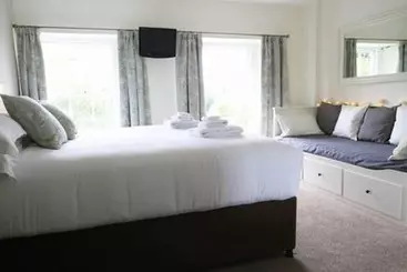 Hotel Cumbria House