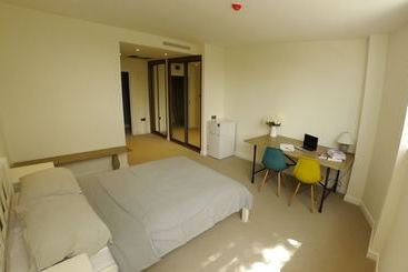 ツーリストアパートメント Graphic House