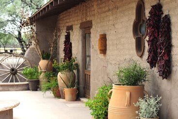 فندق ريفى Kay El Bar Guest Ranch