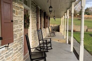 민박 The Avenue Guesthouse And Gallery