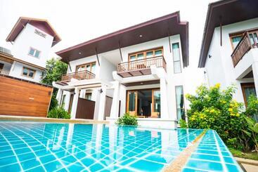 Hotel Anyamanee Resort