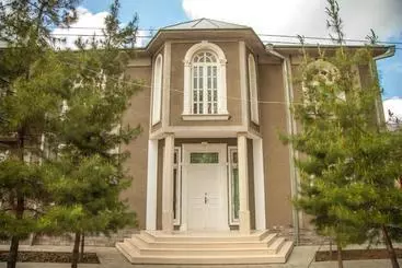 Platan Hostel
