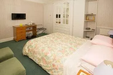 Eypeleaze B & B