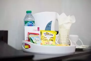 تختخواب و صبحانه Check In By Voom