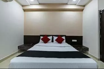 هتل Dwaraka Inn