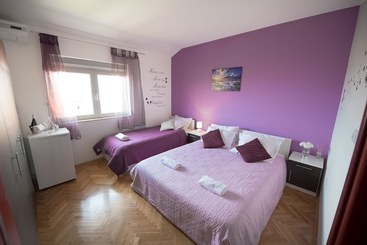 Pensione Mareta Guesthouse