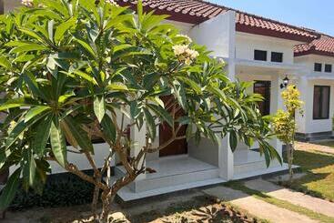 Bed and Breakfast Sayang Bungalows