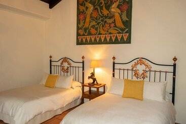 تختخواب و صبحانه La Villa Serena