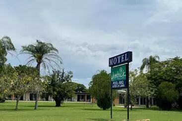 Motel Jumbuck Motor Inn Pool Pet Friendly Section King Beds