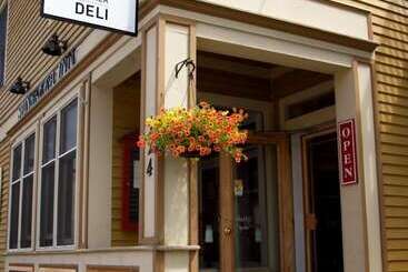 Salt Shaker Deli & Inn