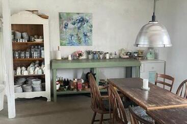 קוטג'' Camønogaarden Et B&b, Kursus Center Og Refugie På østmøn