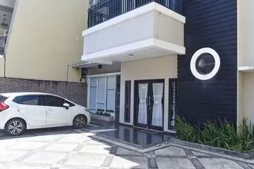 Pensione Reddoorz Syariah Near Jalan Somba Opu