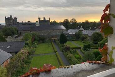 هتل Butler House & Garden