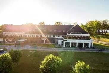 Natural Hotel W Rezerwacie Przy Plaży Na Wyspie