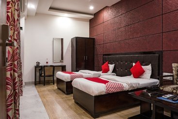 Hotelli Kartikay Grand By Oyo Rooms