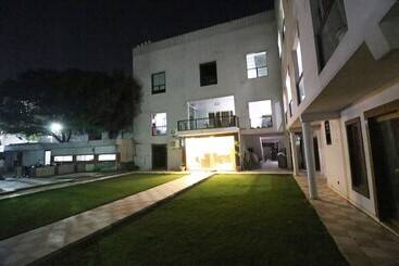 Hotel Rajshri By Oyo Rooms