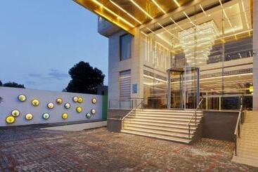 هتل Golden Premier Amritsar