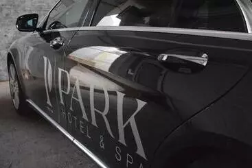 هتل Next Door Park