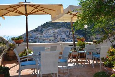 مبيت وإفطار La Soffitta Sul Mare