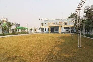 호텔 Prem Resort By Oyo Rooms