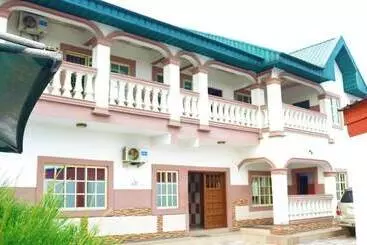 Hotel Last Born